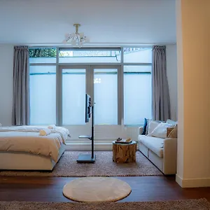 https://skinny-bridge-boutique-stay.amsterdamhotelsnl.com